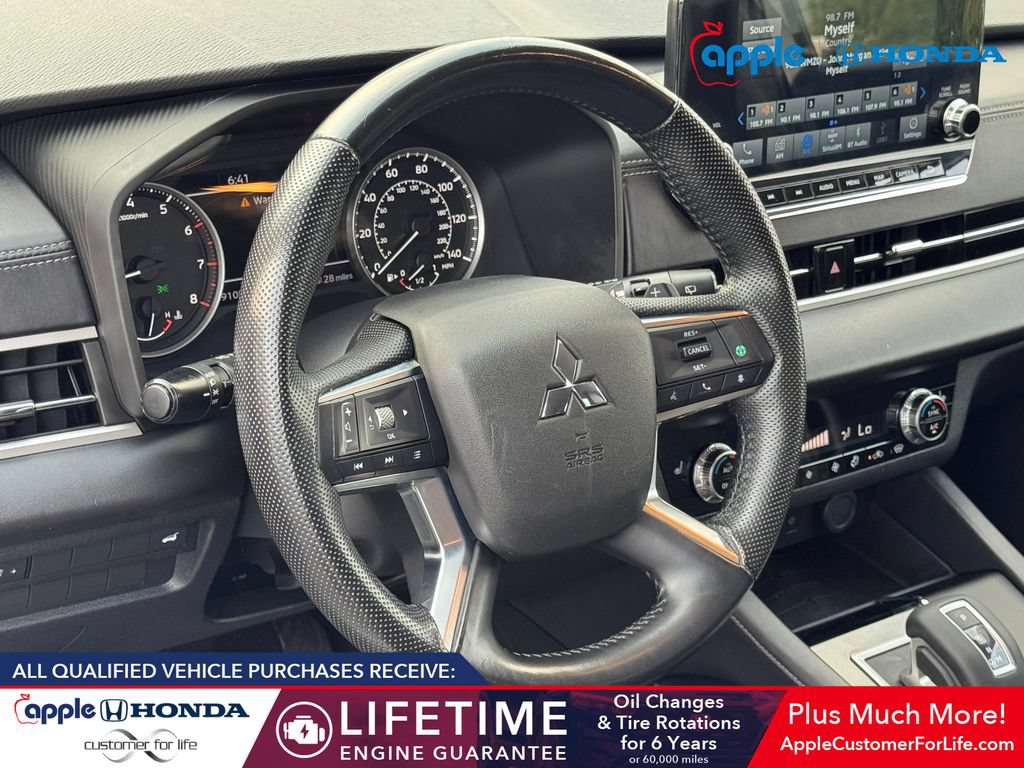 Used 2022 Mitsubishi Outlander SE AWD/4WD image 10
