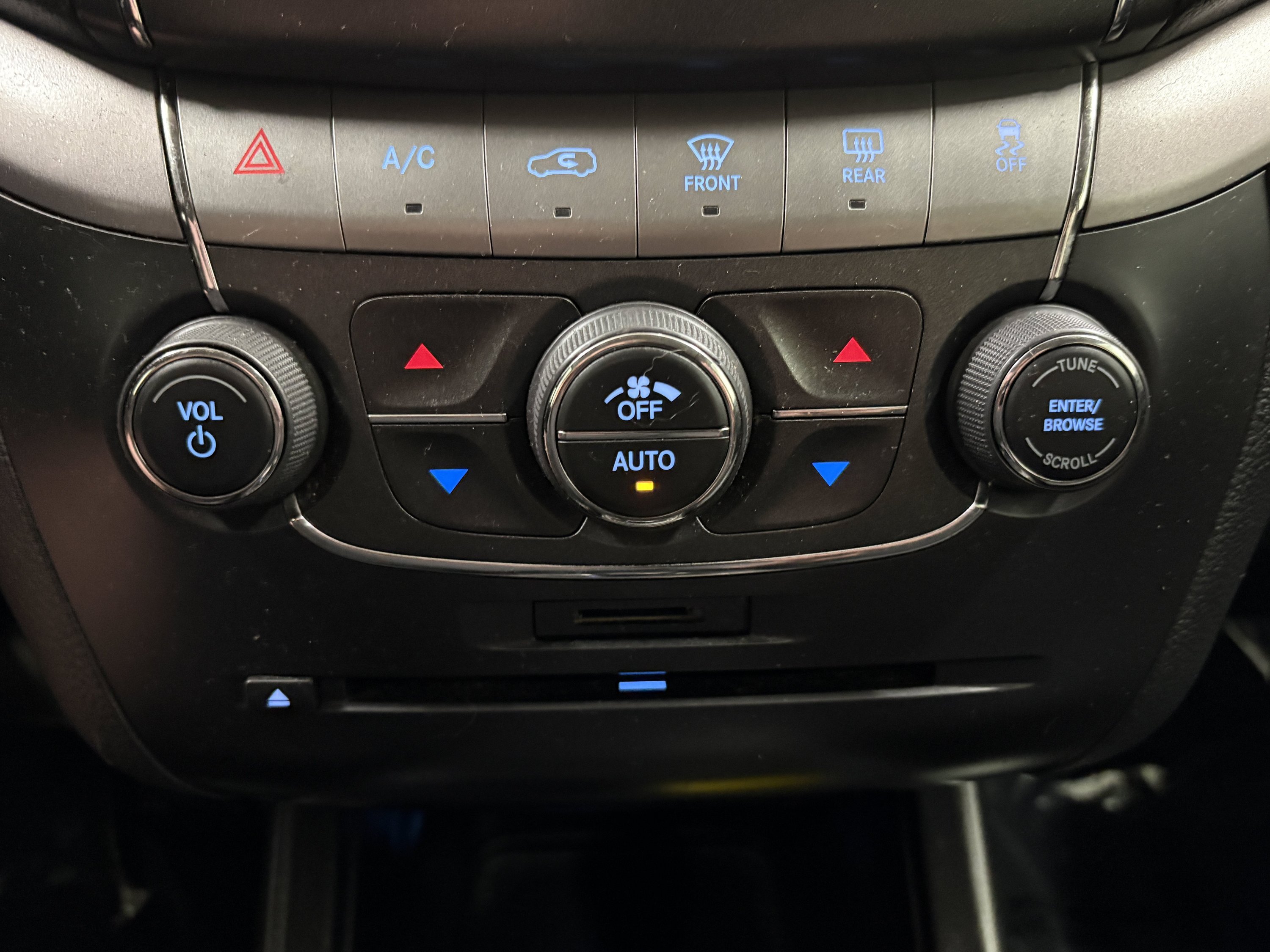 Used 2018 Dodge Journey Crossroad FWD image 16