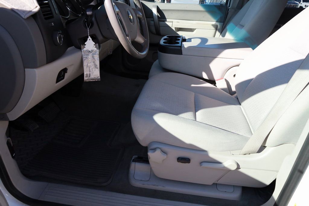 Used 2013 Chevrolet Silverado 3500 LT w/ Interior Plus Package image 11