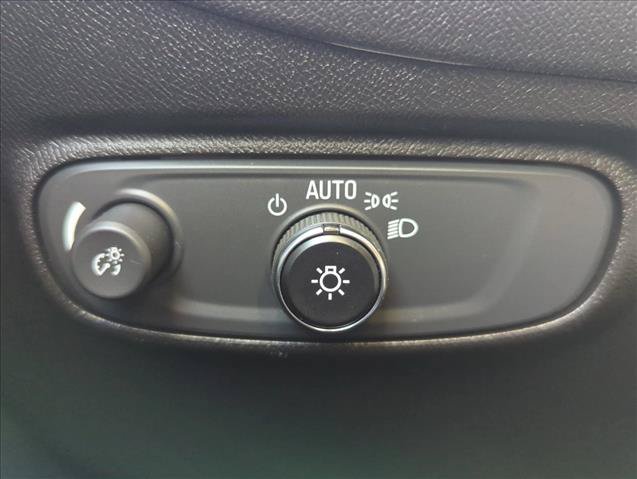 Used 2021 Chevrolet Equinox LS w/ LS Convenience Package FWD image 13