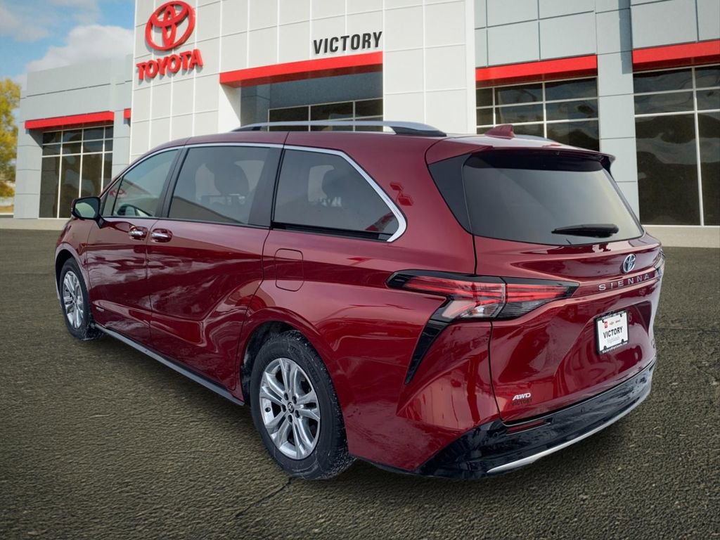Used 2021 Toyota Sienna Platinum image 5