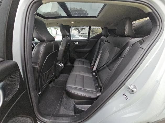 Used 2025 Volvo XC40 B5 Core AWD/4WD image 10