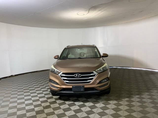 Used 2017 Hyundai Tucson SE w/ SE Popular Package 02 AWD/4WD image 2