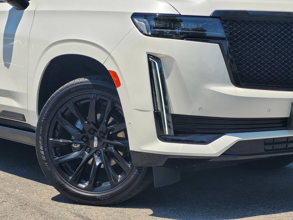 Used 2022 Cadillac Escalade Sport Platinum w/ LPO, ONYX Package AWD/4WD image 4