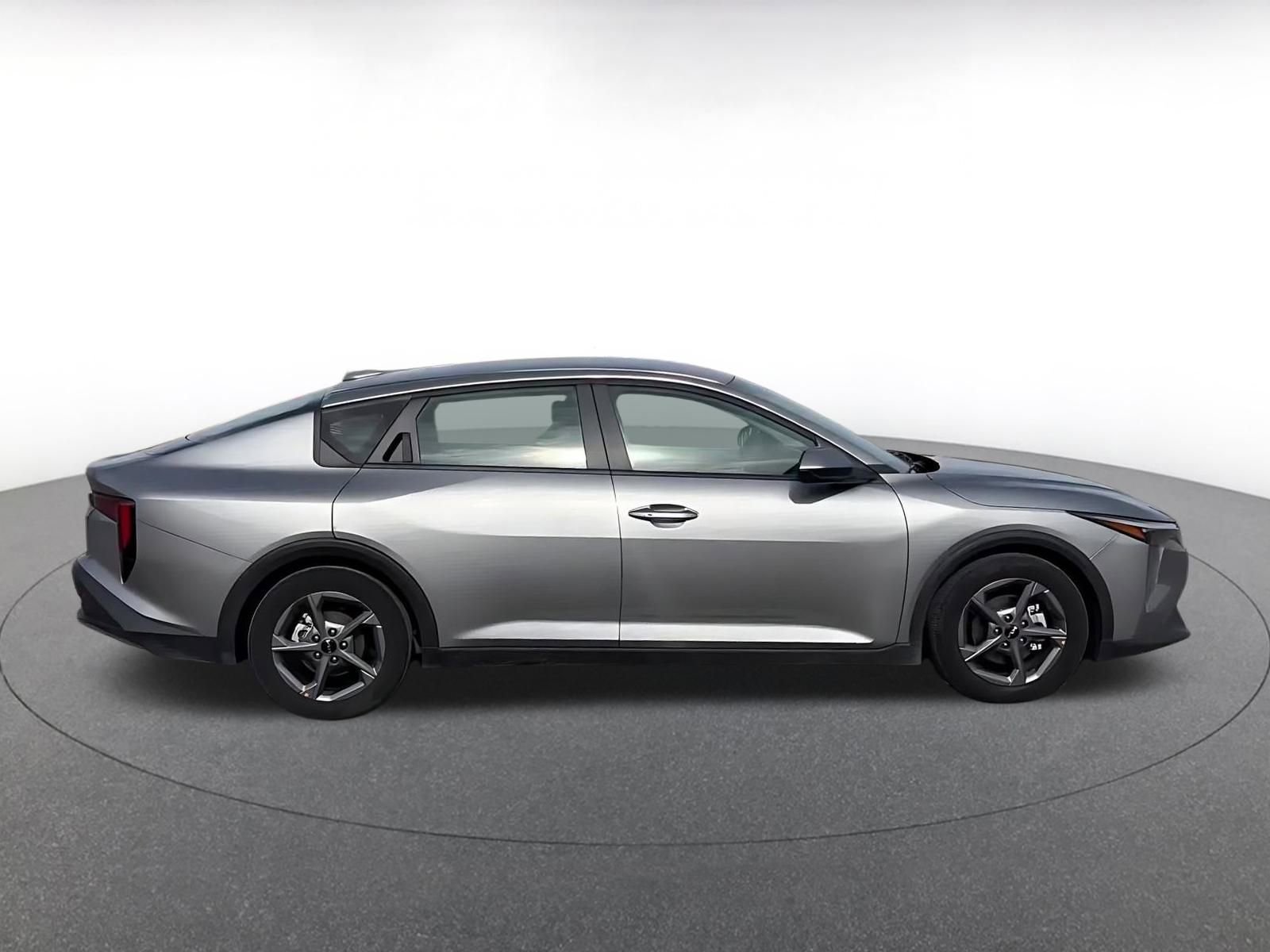 Used 2025 Kia K4 LXS image 16