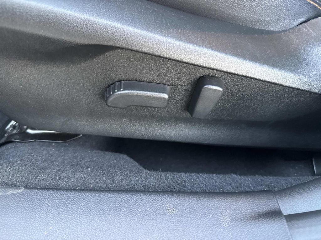 Used 2023 Subaru Crosstrek 2.5i Limited w/ Moonroof Package image 26