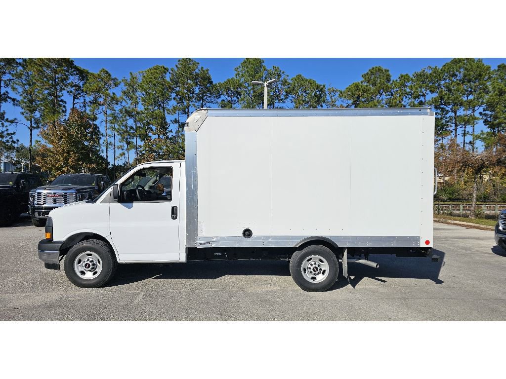 New 2025 GMC Savana 3500 w/ Power Convenience Package RWD image 2