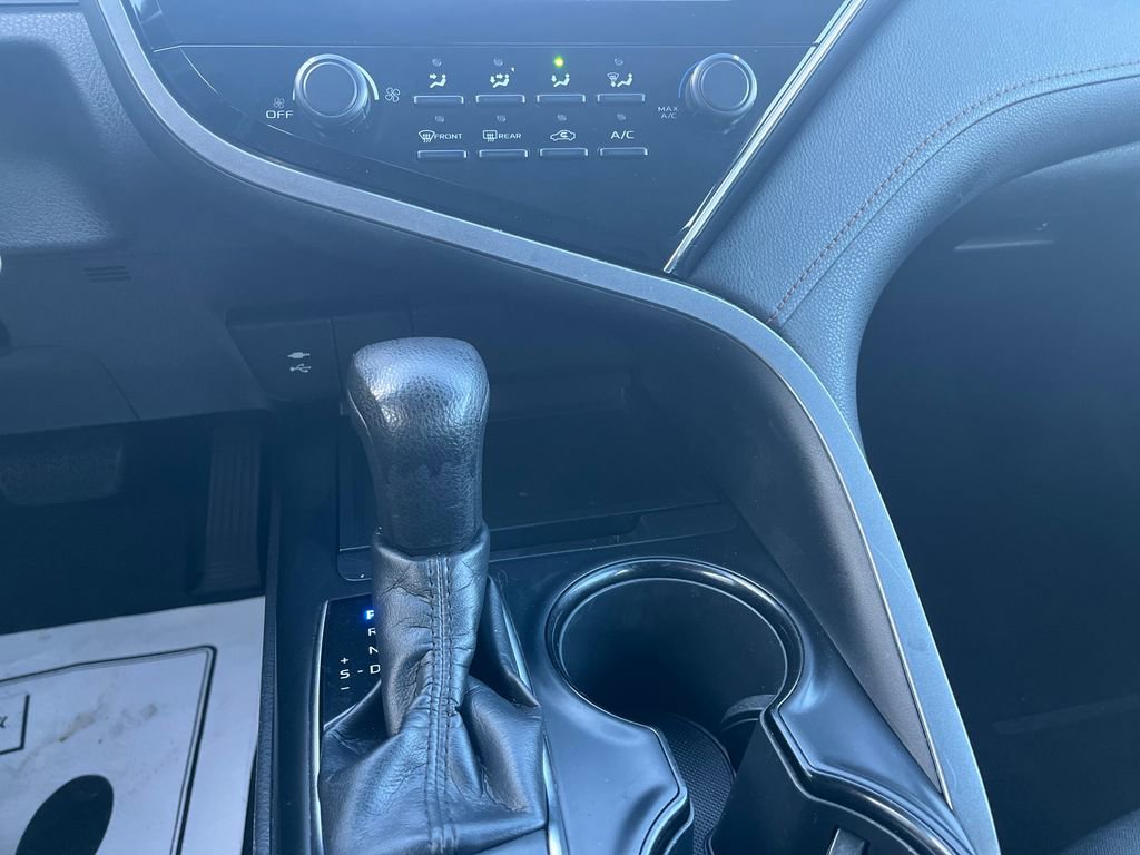 Used 2018 Toyota Camry LE image 18