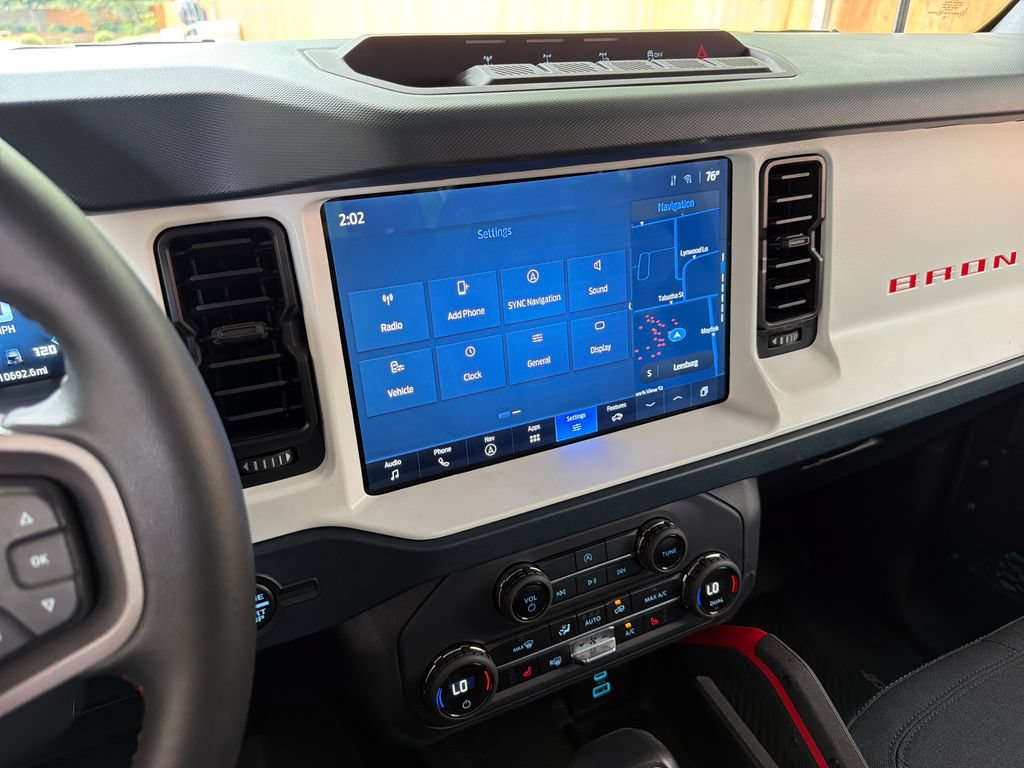 Used 2025 Ford Bronco Heritage Edition AWD/4WD image 25