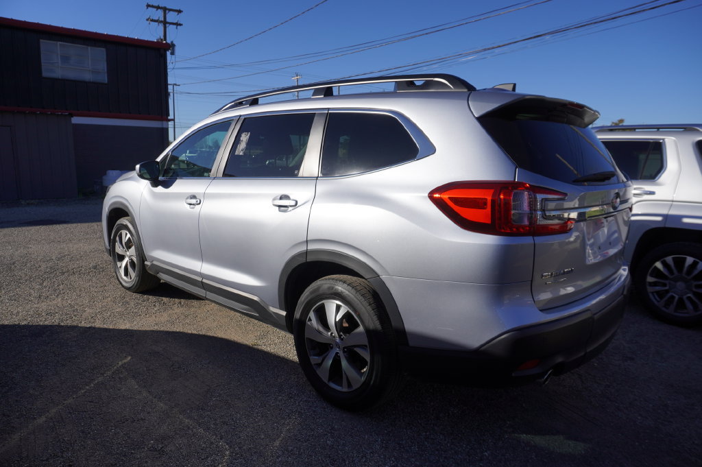 Used 2024 Subaru Ascent Premium w/ Convenience Package AWD/4WD image 5
