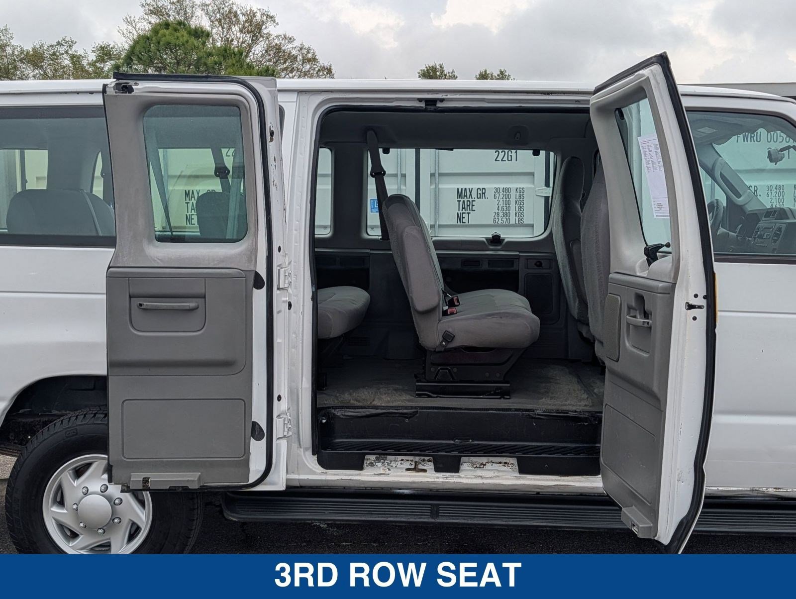 Used 2011 Ford E-350 and Econoline 350 XLT image 14