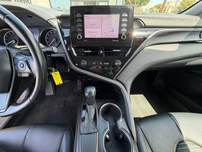 Used 2021 Toyota Camry SE FWD image 15