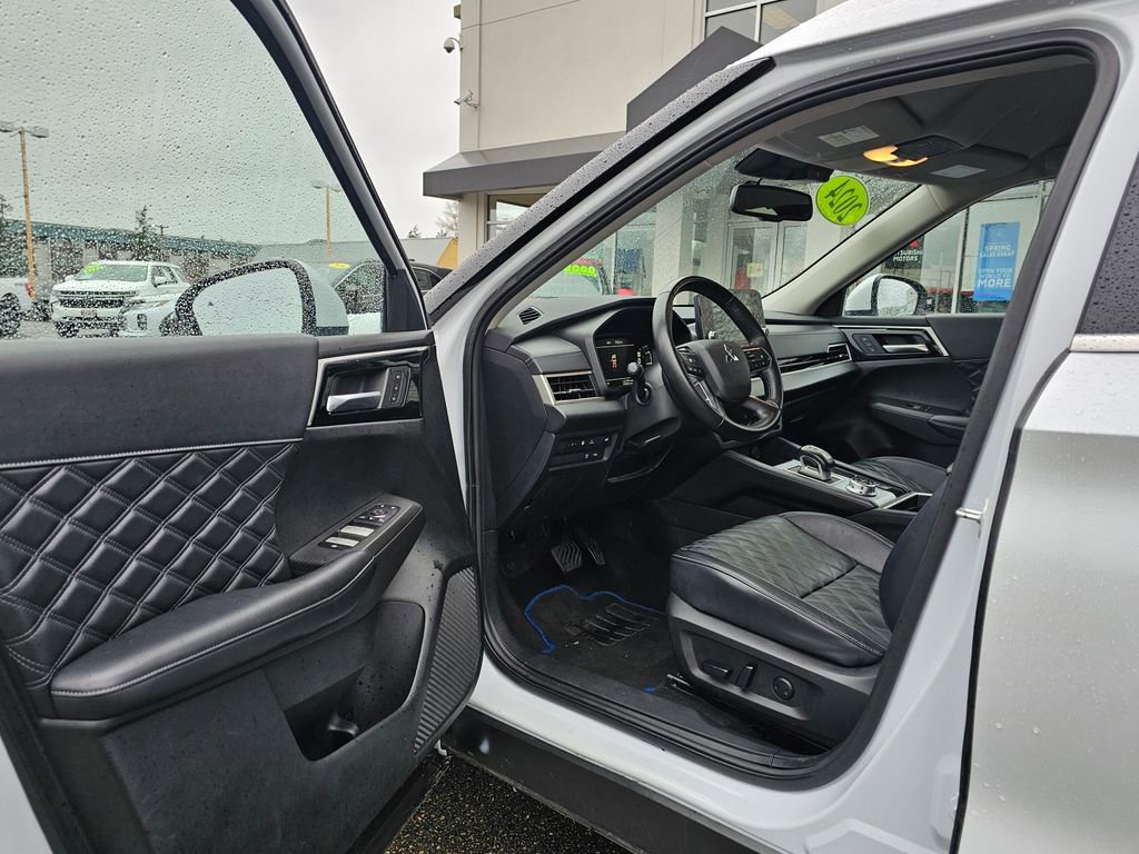 Used 2024 Mitsubishi Outlander SEL image 16