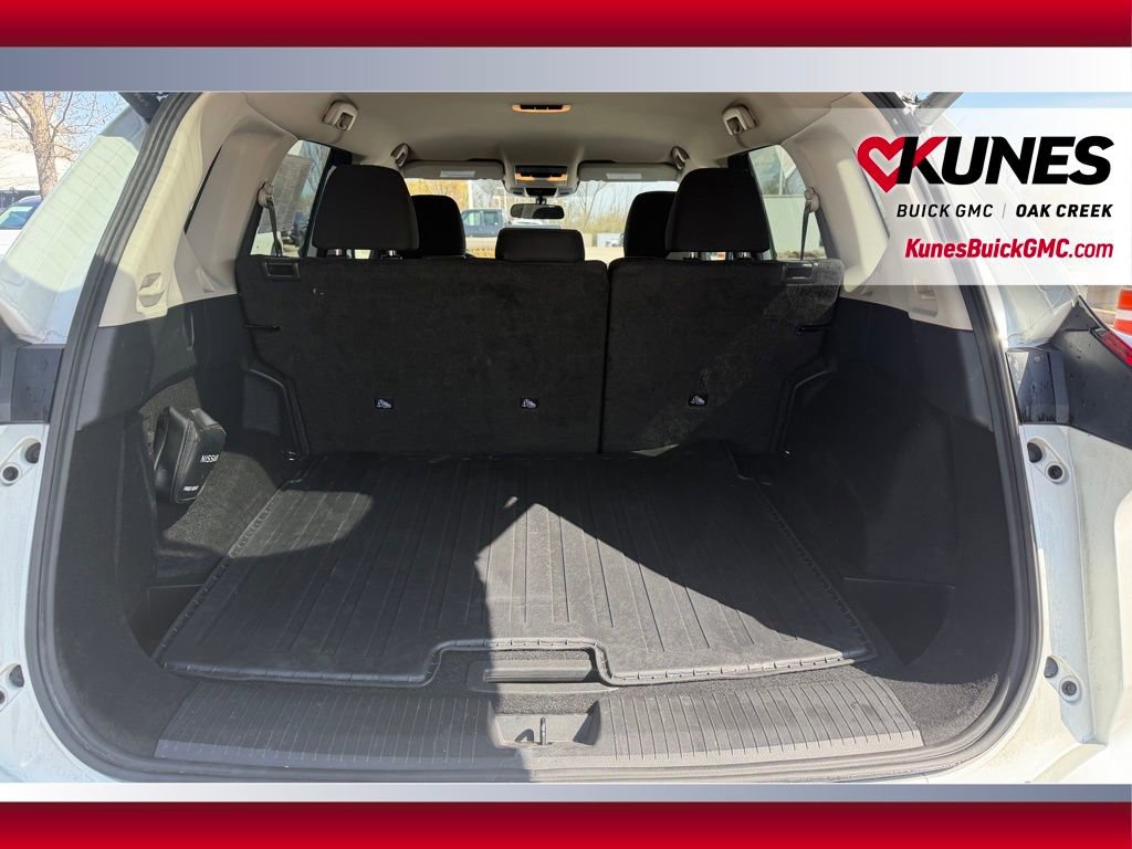 Used 2025 Nissan Rogue SV AWD/4WD image 5