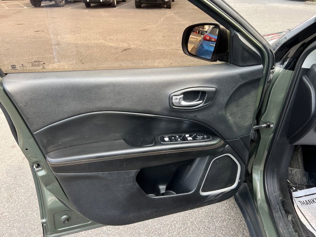 Used 2019 Jeep Compass Limited w/ Advanced Safety Group AWD/4WD image 14