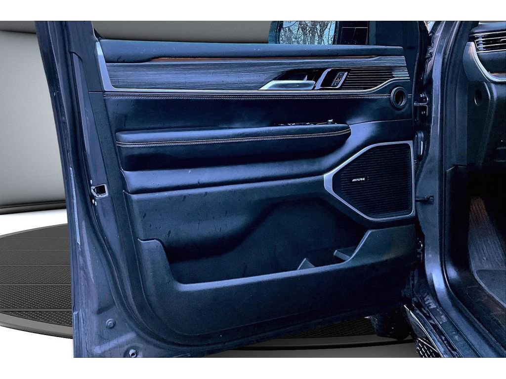 Used 2024 Jeep Wagoneer L Series II w/ Flexible Seating Group image 20