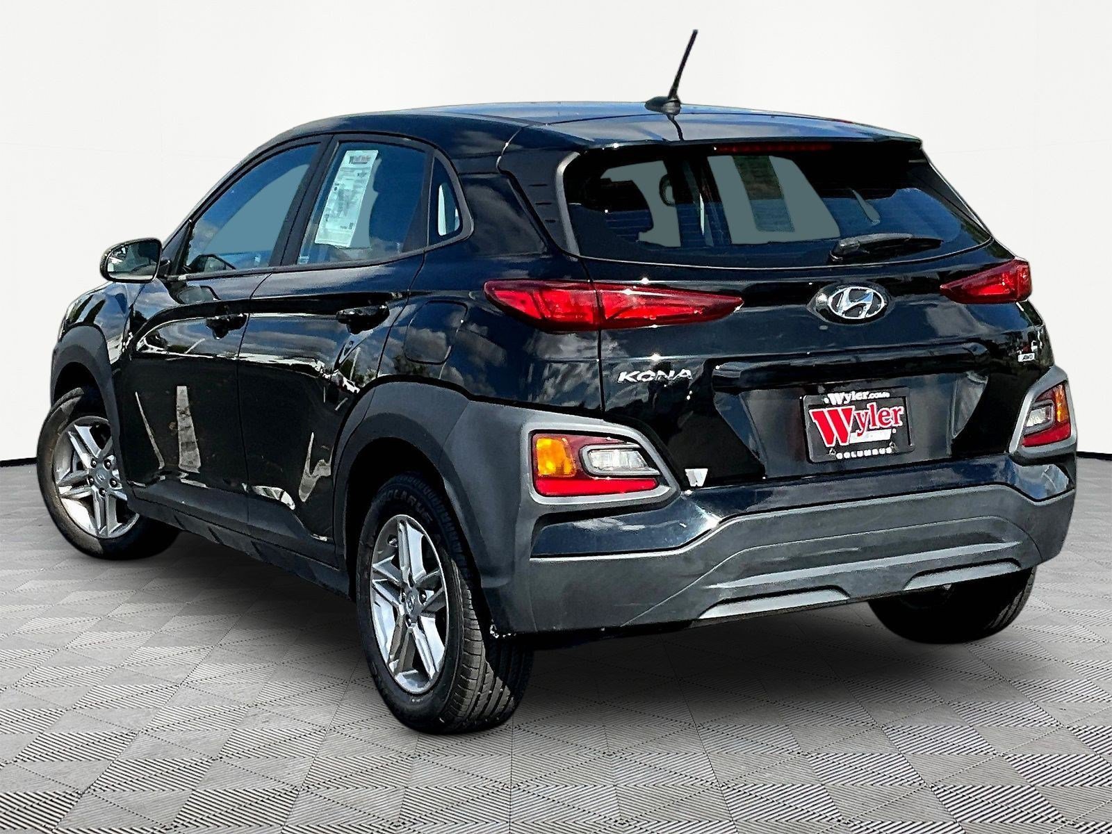Used 2021 Hyundai Kona SE AWD/4WD image 4