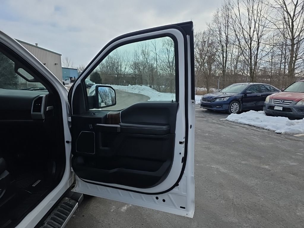 Used 2017 Ford F150 Lariat image 48