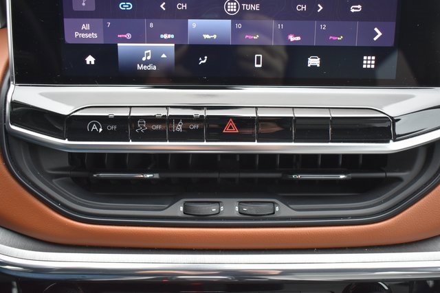 Used 2022 Jeep Compass Limited image 25