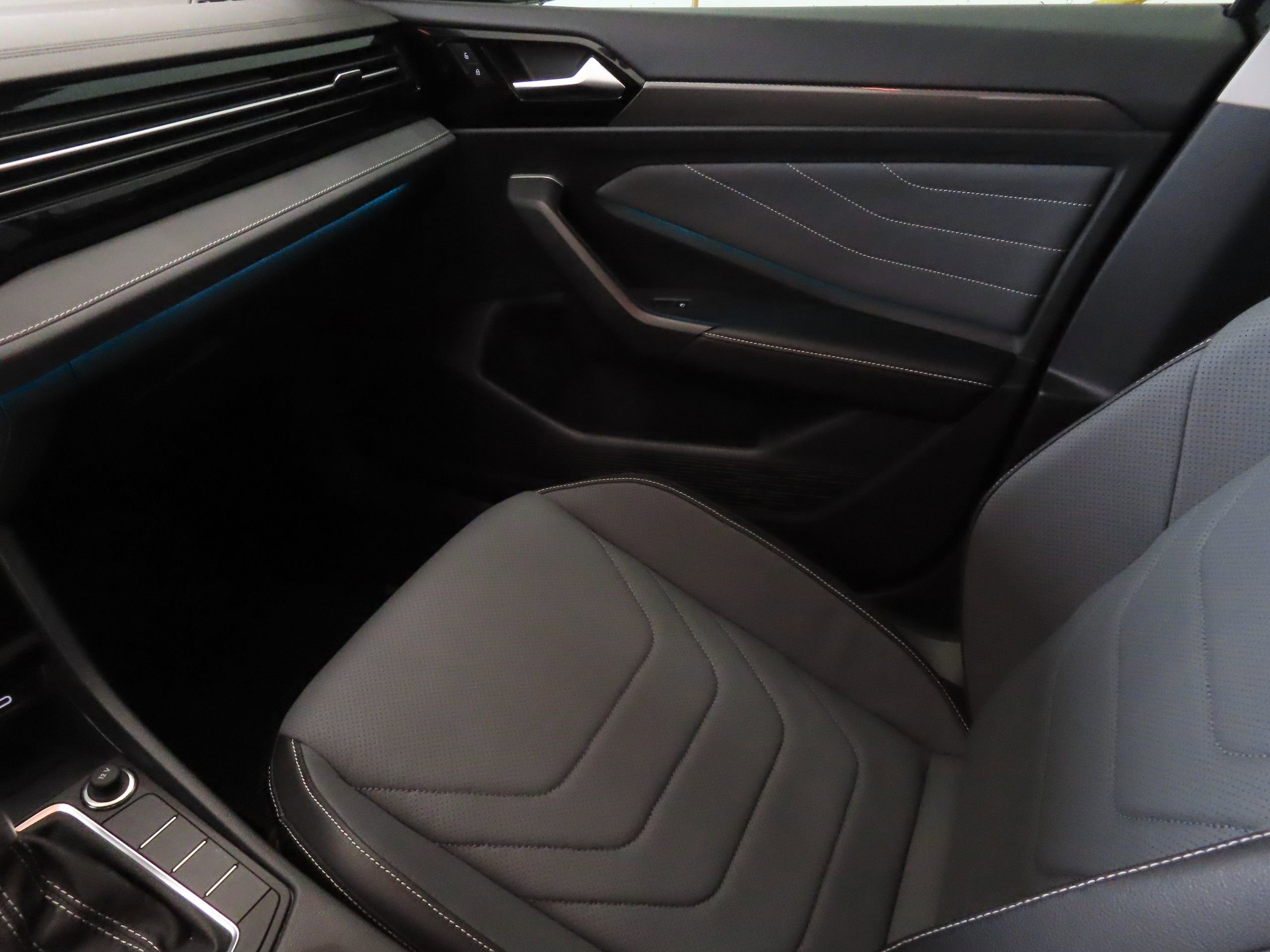 New 2025 Volkswagen Jetta SEL FWD image 16