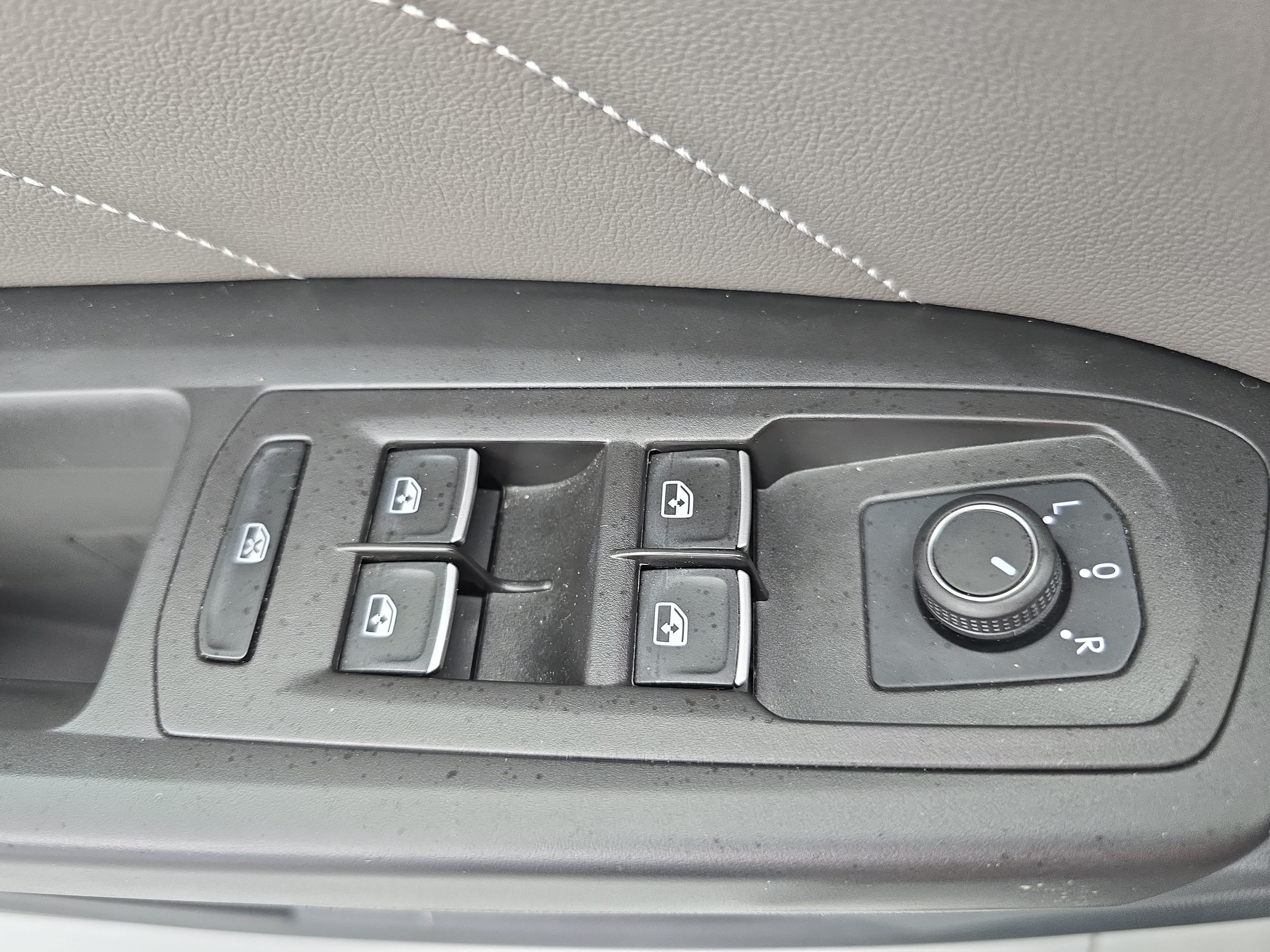 Used 2022 Volkswagen Atlas SE AWD/4WD image 29