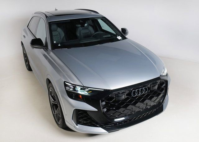 New 2025 Audi RS Q8 performance image 4