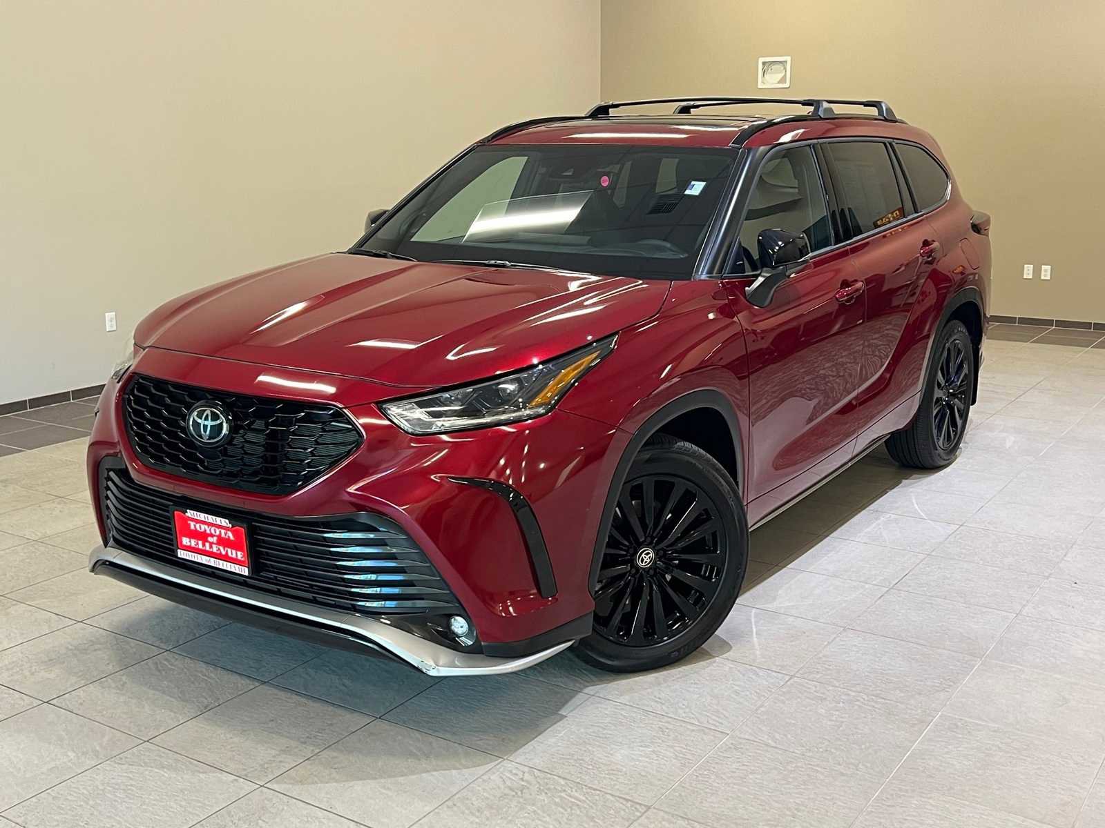 Certified 2024 Toyota Highlander XSE image 1