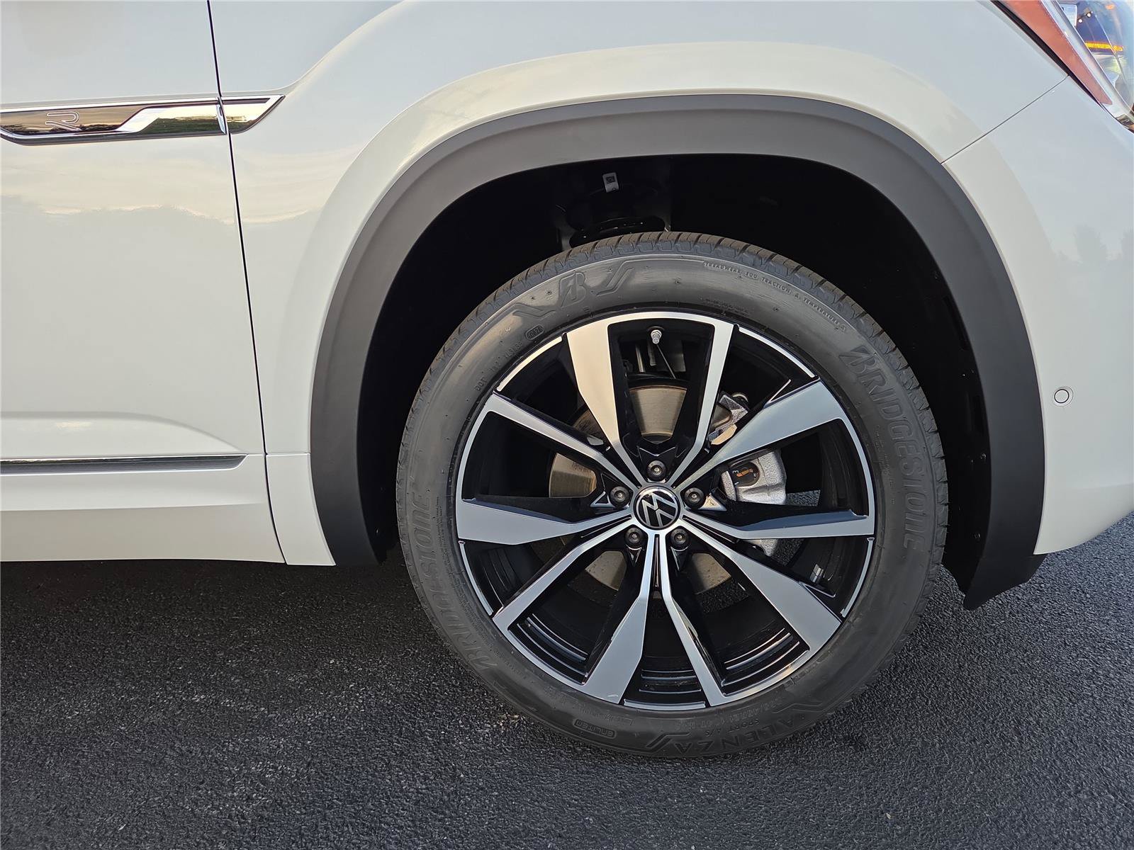 New 2026 Volkswagen Atlas SEL Premium R-Line AWD/4WD image 10
