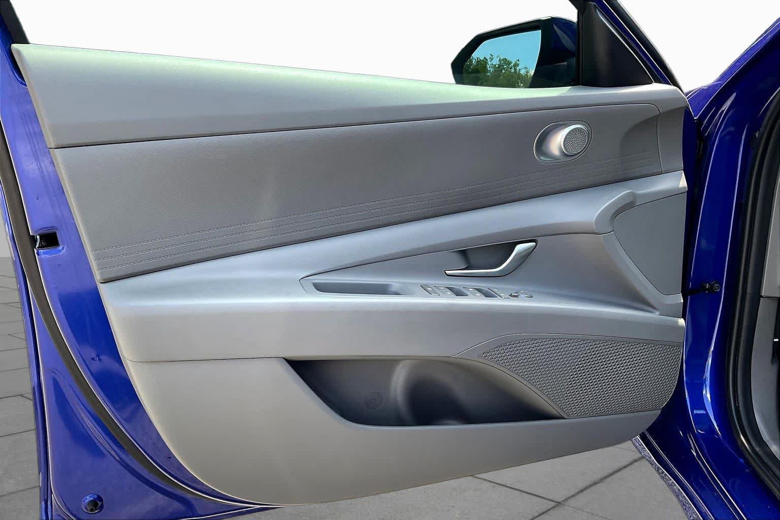 Used 2024 Hyundai Elantra SEL FWD image 21