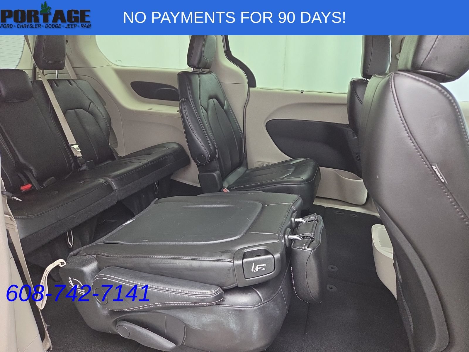 Used 2023 Chrysler Pacifica Touring-L FWD image 37