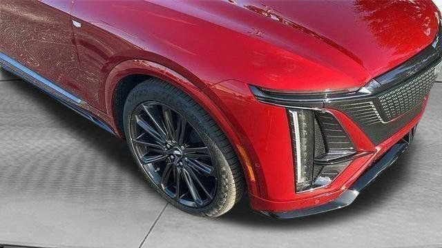 New 2026 Cadillac Lyriq V AWD/4WD image 10