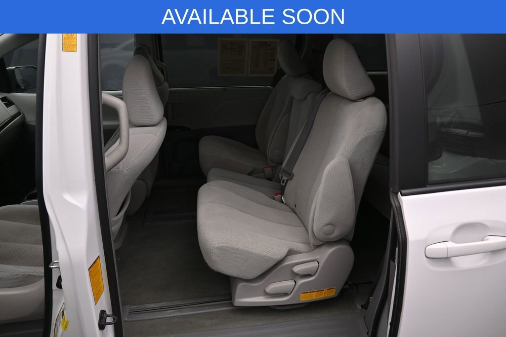 Used 2014 Toyota Sienna LE FWD image 25