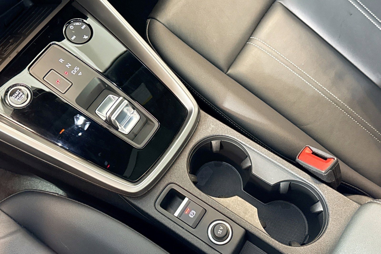 Used 2024 Audi A3 2.0T Premium w/ Convenience Package image 16