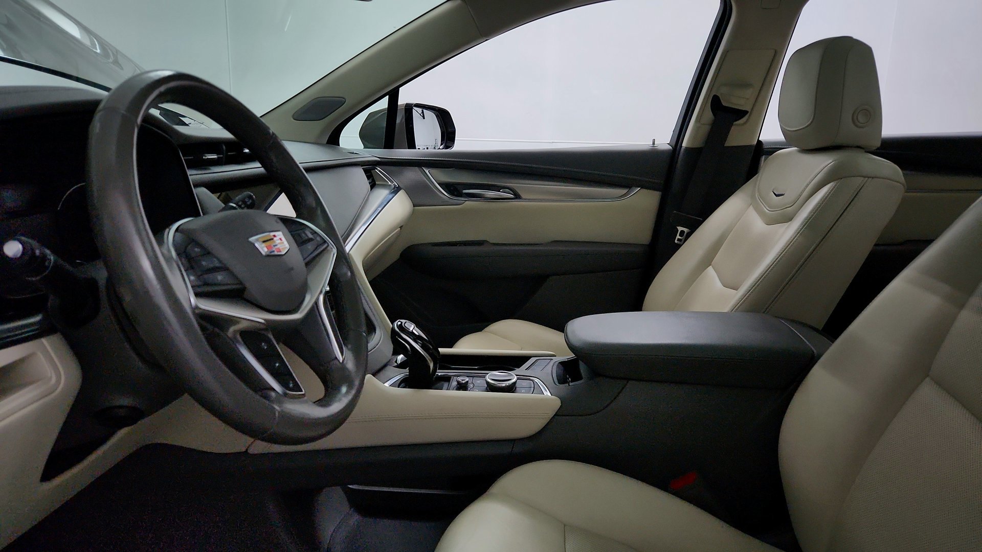 Certified 2023 Cadillac XT5 Premium Luxury AWD/4WD image 17