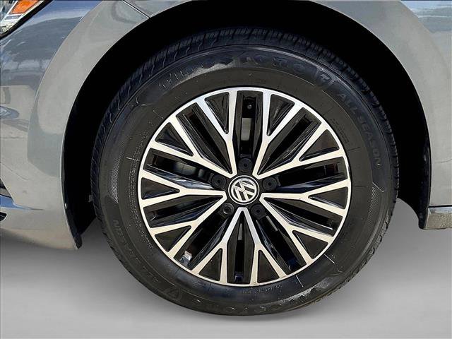 Used 2021 Volkswagen Jetta SE w/ SE Cold Weather Package FWD image 10
