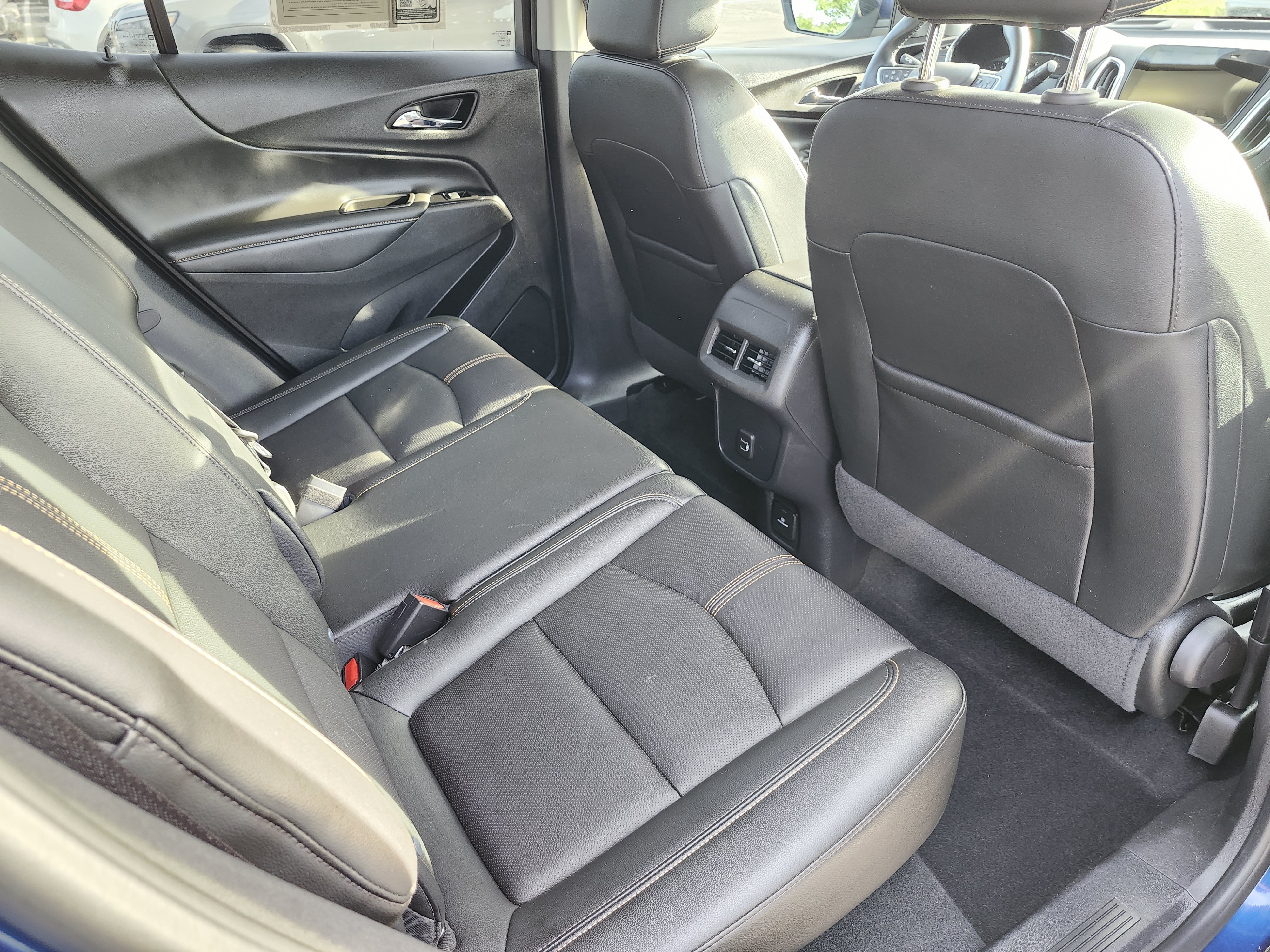 Used 2023 Chevrolet Equinox Premier FWD image 19