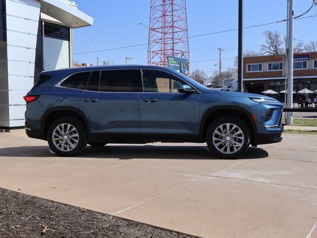 Certified 2025 Buick Enclave Preferred image 9