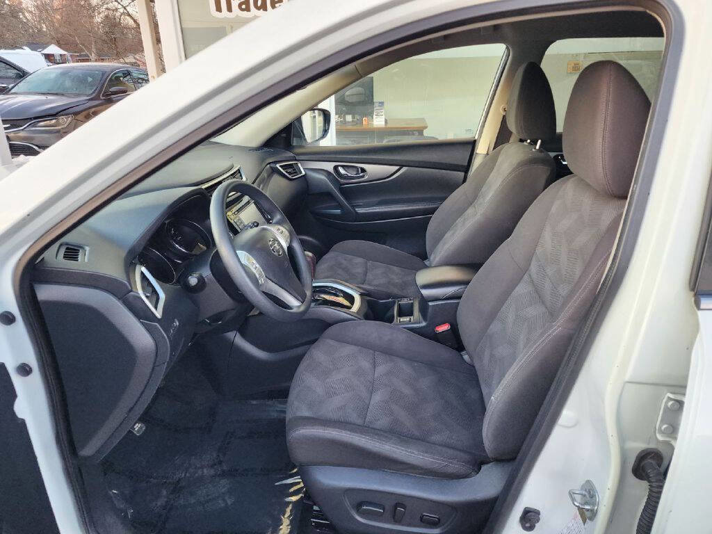 Used 2016 Nissan Rogue SV w/ SV Premium Package image 8