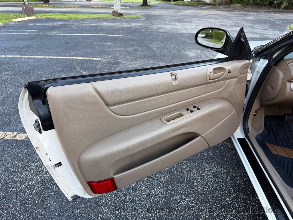 Used 2004 Chrysler Sebring GTC FWD image 57