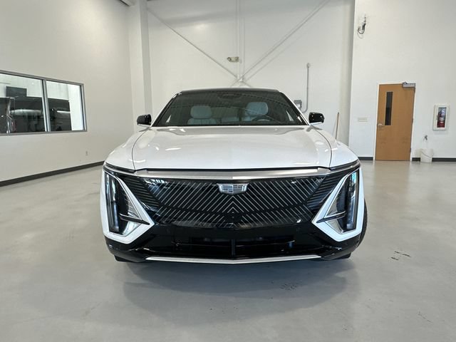 Used 2025 Cadillac Lyriq Luxury w/ LPO, Floor Liner Package AWD/4WD image 3