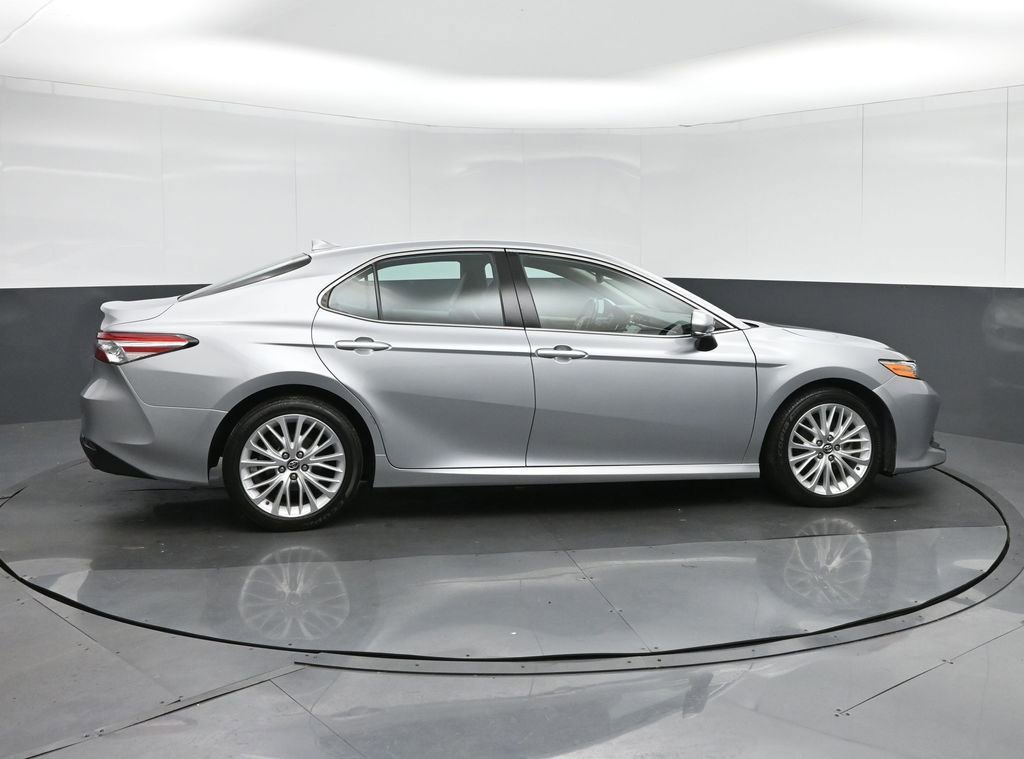 Used 2019 Toyota Camry XLE FWD image 8