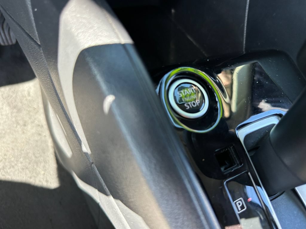 Used 2022 Nissan Versa SV w/ Trunk Package FWD image 28