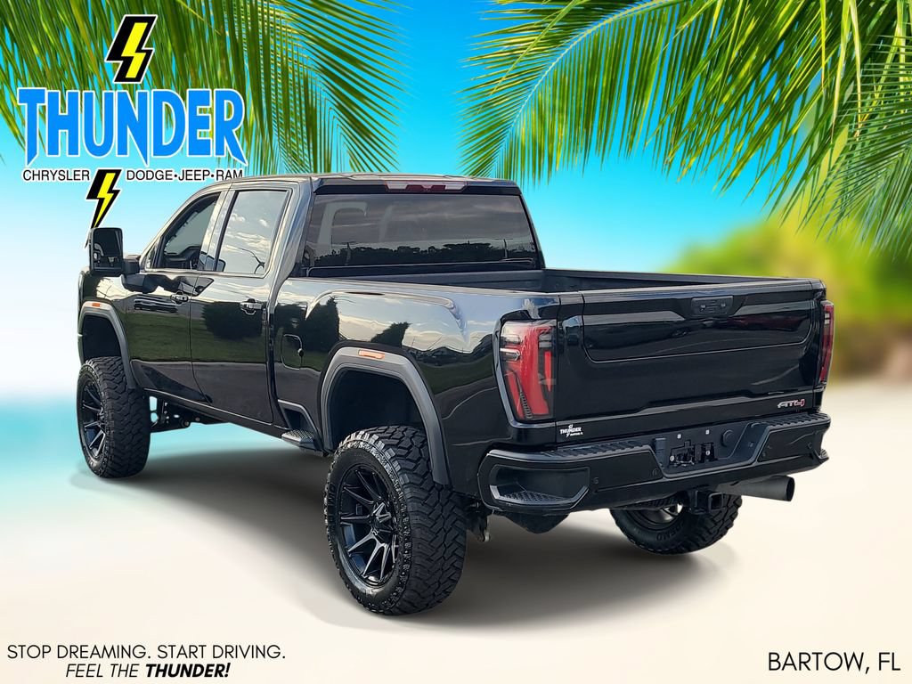 Used 2024 GMC Sierra 2500 AT4 AWD/4WD image 3