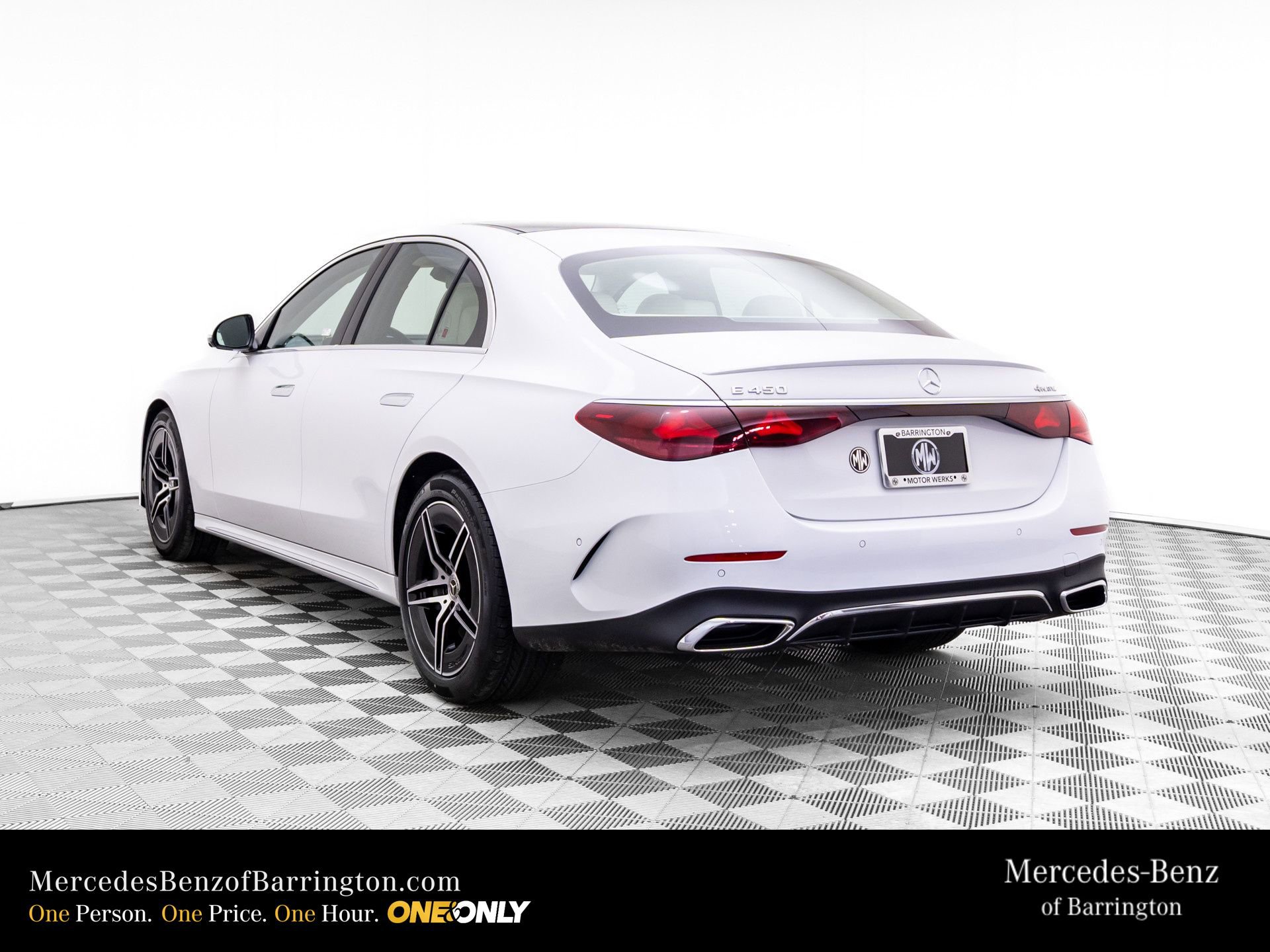 New 2026 Mercedes-Benz E 450 4MATIC Sedan image 3