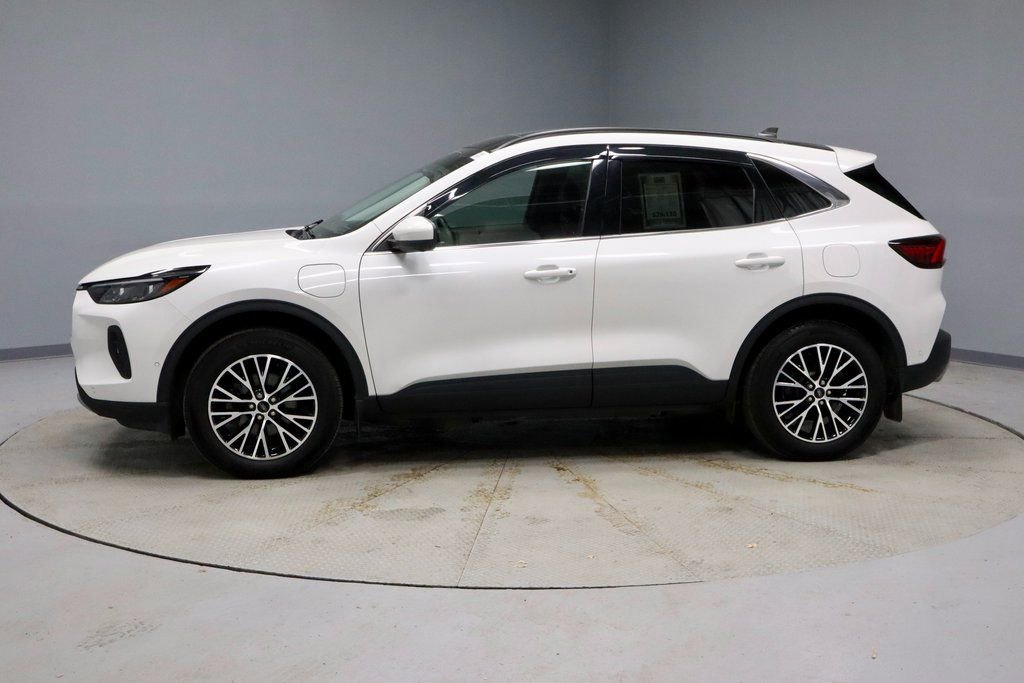 Certified 2024 Ford Escape SE w/ PHEV Premium Package image 9