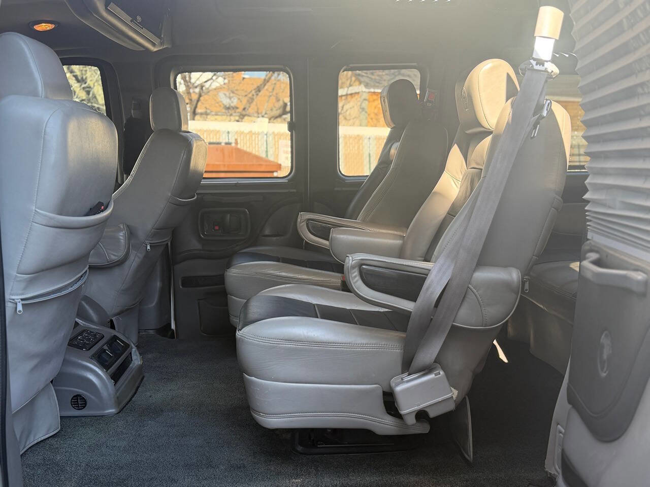 Used 2013 GMC Savana 1500 image 19