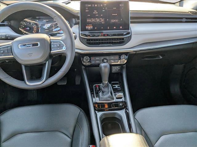 Used 2024 Jeep Compass Limited image 16