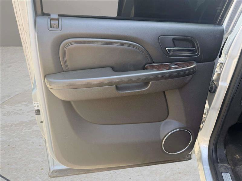 Used 2014 GMC Yukon XL Denali AWD/4WD image 25