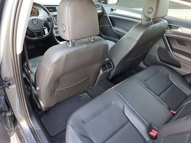 Used 2015 Volkswagen Golf TDI S image 13