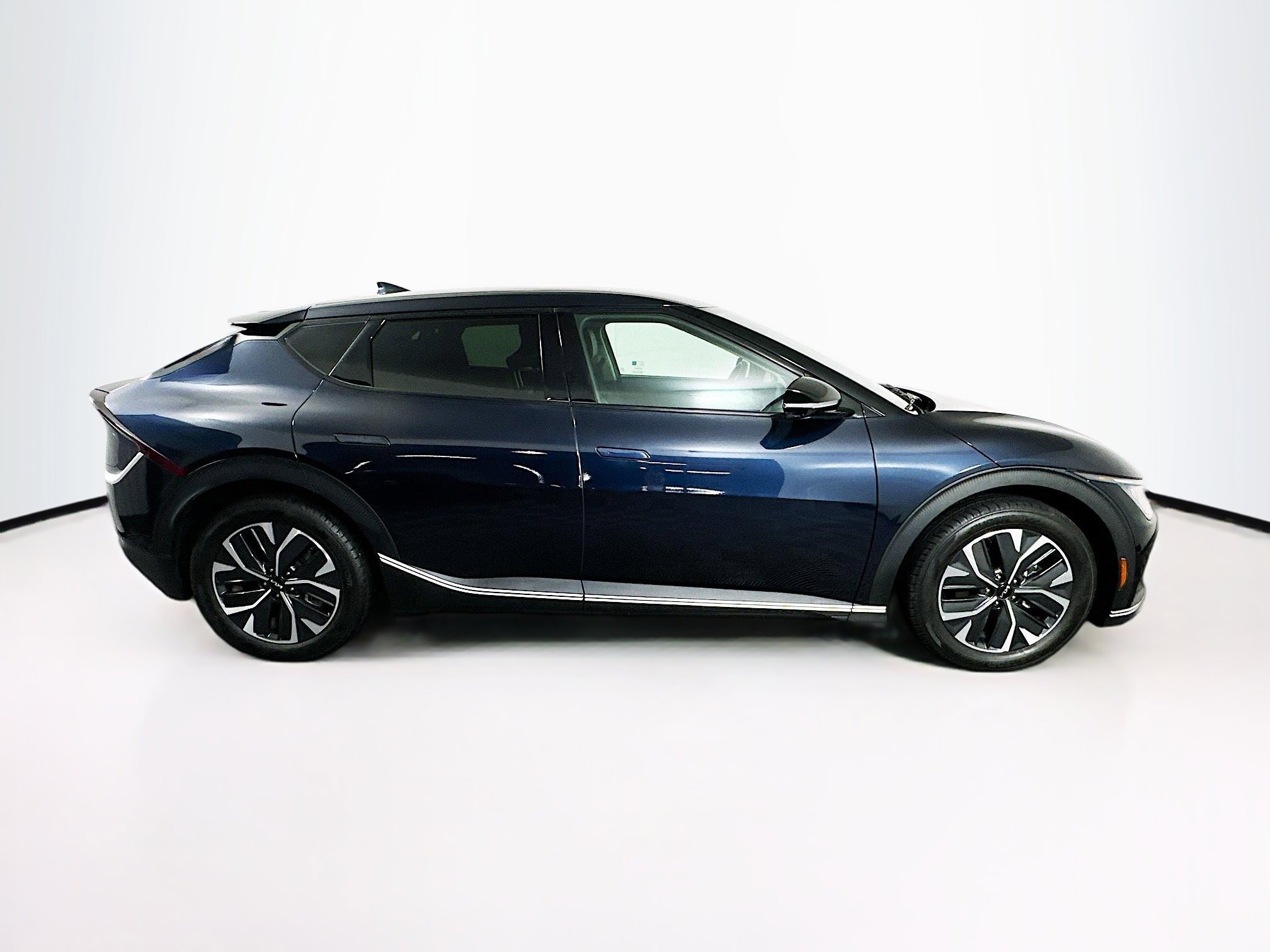 Used 2023 Kia EV6 Light image 10